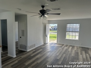 Foto del edificio - 115 Meadow Trail Dr