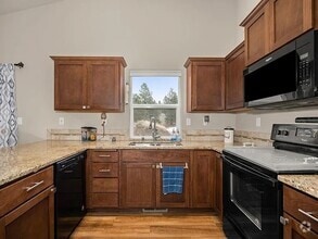 Building Photo - 4413 S Ponderosa Ln