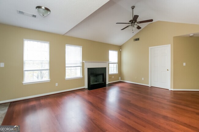 Foto del edificio - 3595 Broken Arrow Ct