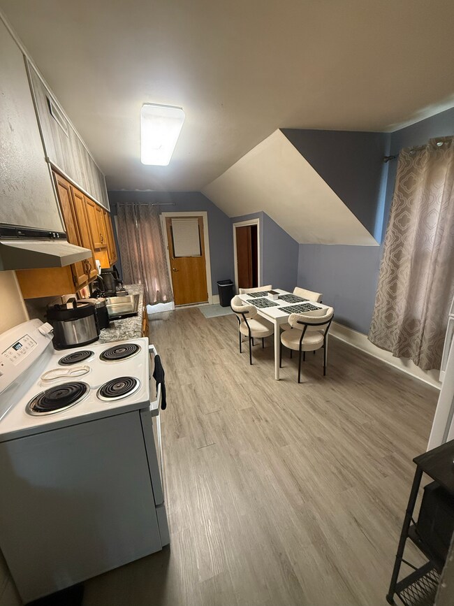 Foto del edificio - 415 E Broadway St