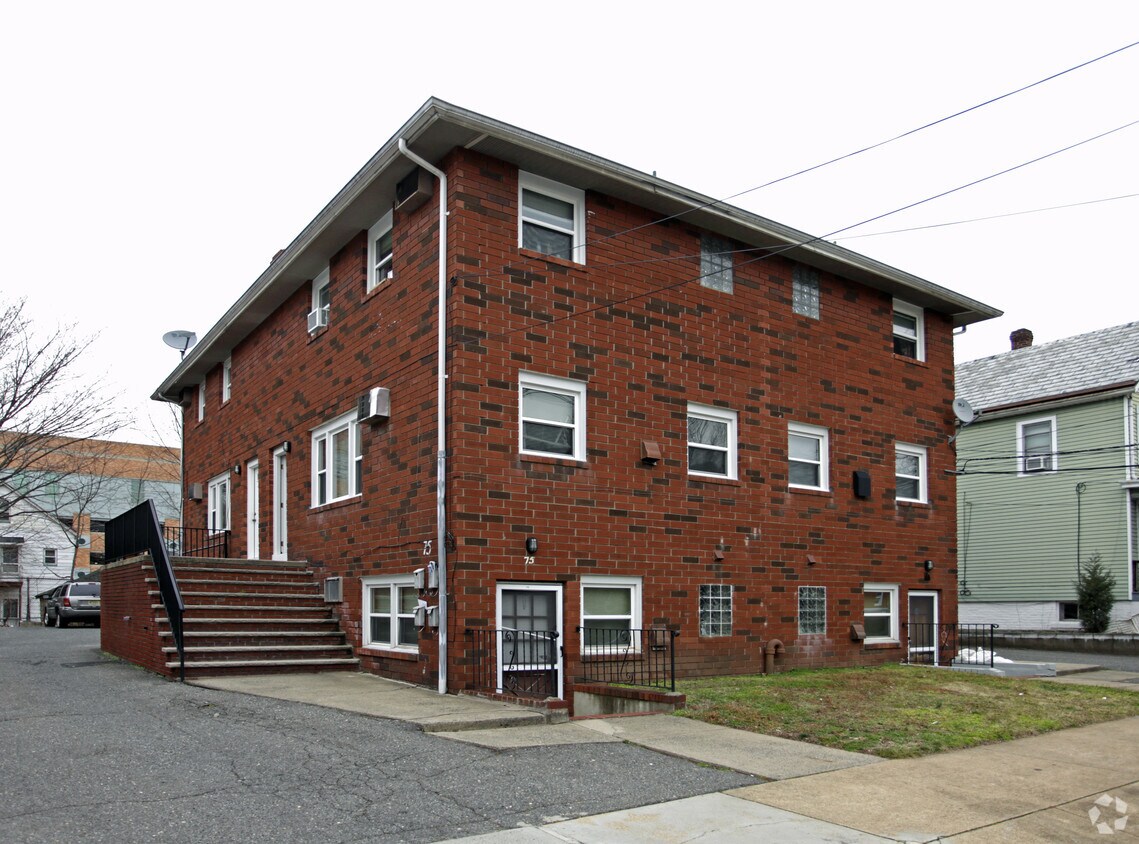 Primary Photo - 75 Delafield