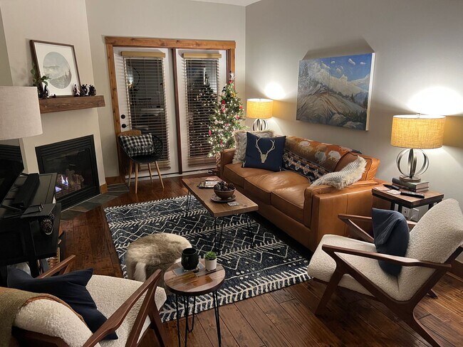 Building Photo - Fabulous Furnished Monterra 2 bd Condo