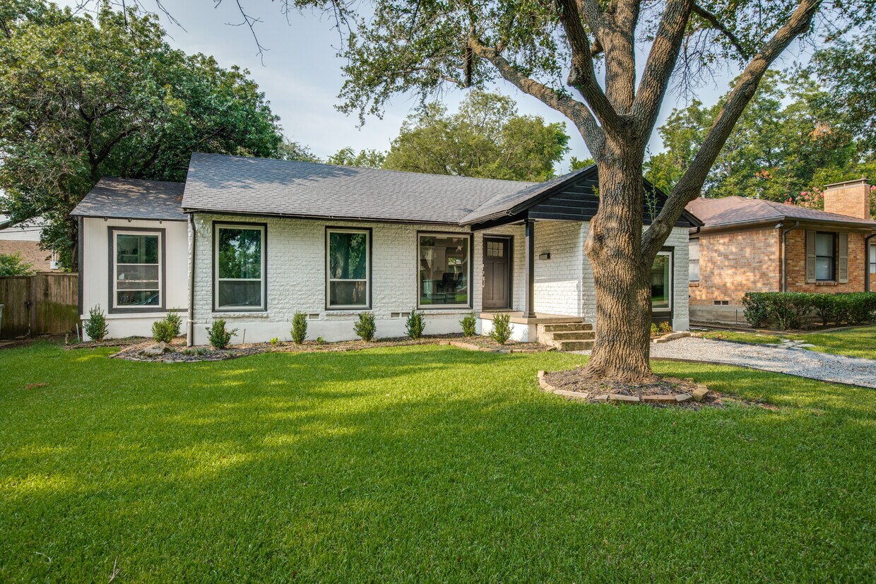 Primary Photo - 6136 St Moritz Ave