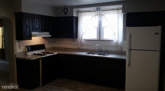 Foto del edificio - 3 br, 2 bath House - 216 N 12th. st.