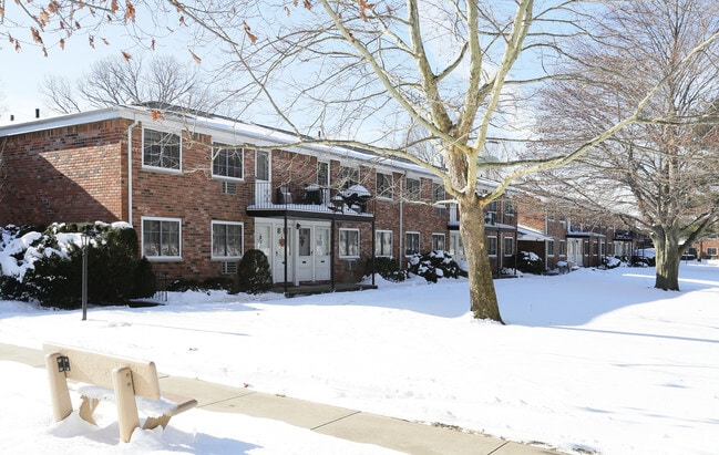 Bethpage Park Apartments Als Farmingdale Ny Building Photo Bethpage Park Apartments