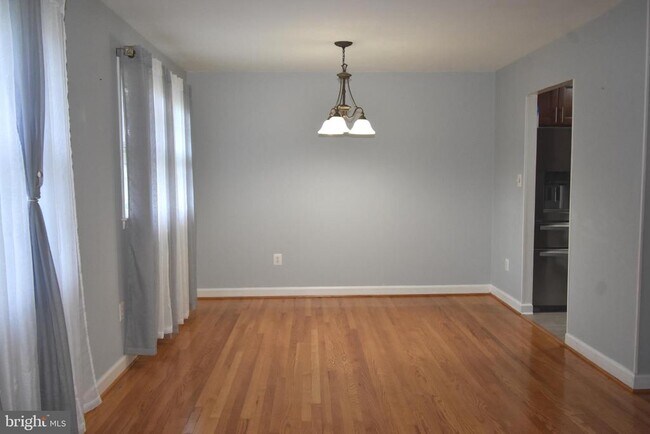 Building Photo - 1321 Gresham Rd