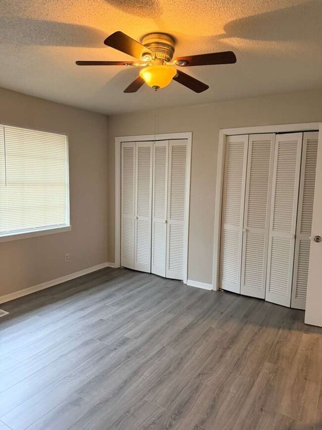 Foto del edificio - 6945 Calder Ave