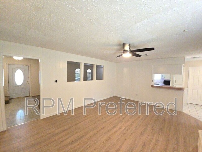 Foto del edificio - 12702 Ravensway Dr