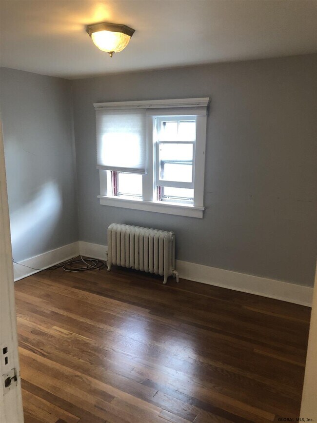 Building Photo - 5 Herber Ave