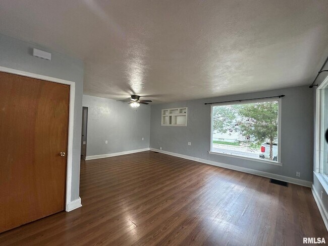 Foto del edificio - 202 N State St