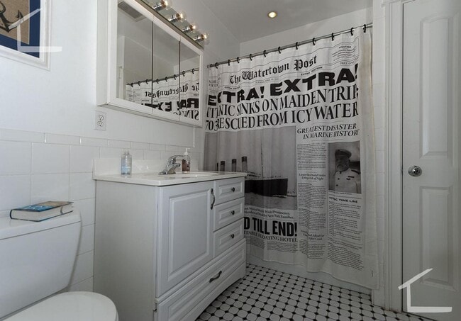 Building Photo - Renovated: Now with higher cei.....