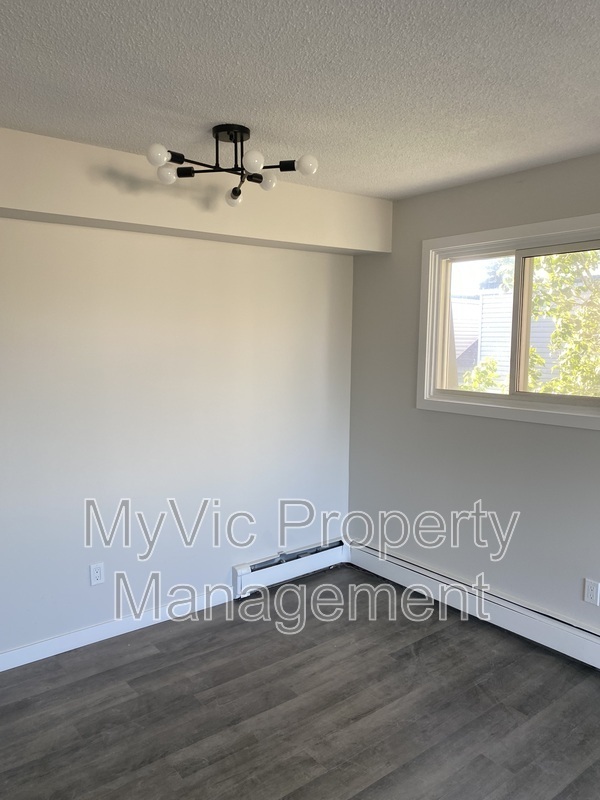 Building Photo - 4606-4647 47 St