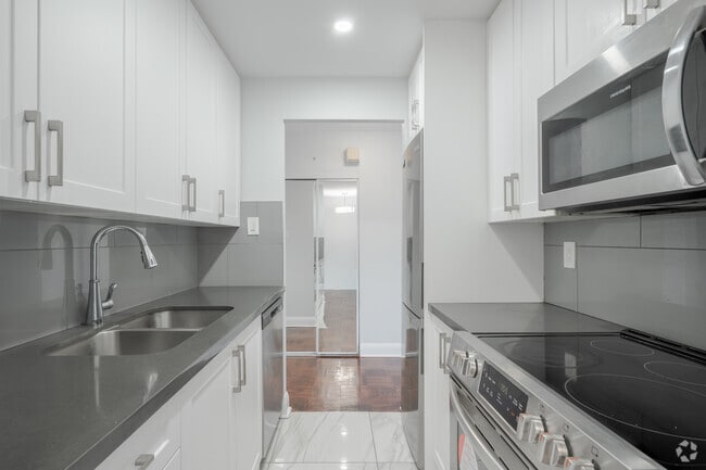 2BR, 1BA - 750SF - Kitchen - Leadway Apartments