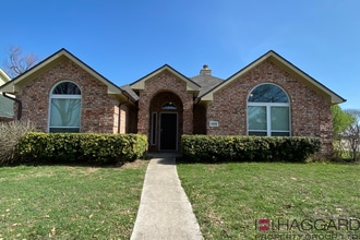 Building Photo - 9970 Randel Rd