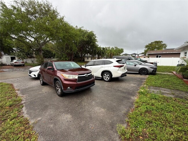 Building Photo - 2620 SW 51st St