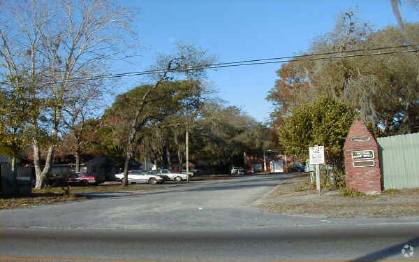 Building Photo - 1401-1409 College Park Ln