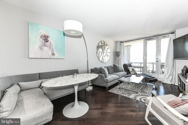 Foto del edificio - 801 Pennsylvania Ave NW