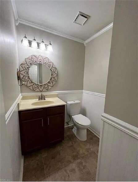 Foto del edificio - 315 Ferdinand Cir
