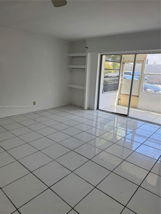 Foto del edificio - 4041 NW 16th St