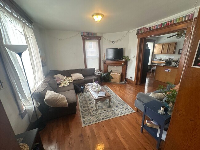 Foto del edificio - 1546 Highland St