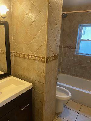 Foto del edificio - 160-15-160108 108th Ave