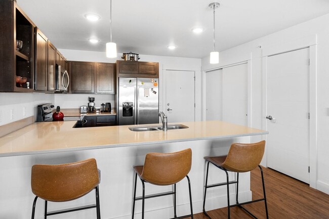 Building Photo - Grand Summit - Ground Floor - 2 Bedrooms 2...