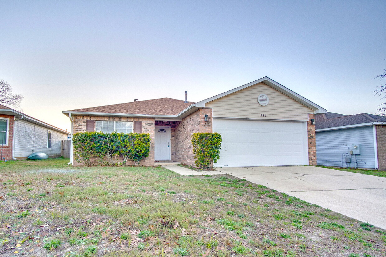 Primary Photo - 3/2 Home in Pensacola, Close to Beaches an...