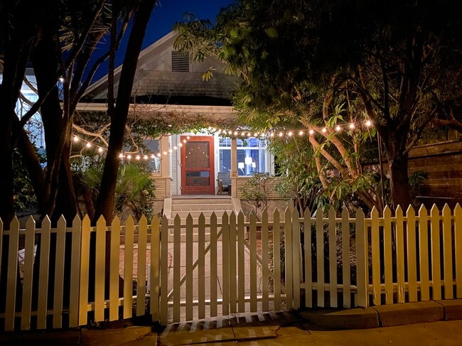 Walk street view at night - 37 Ozone Ave