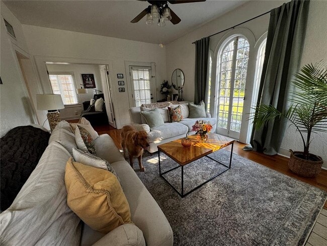 Building Photo - 1819 E Central Blvd