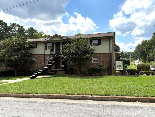Foto del edificio - 5909 Lone Oak Dr SW