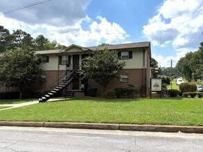 Building Photo - 5911 Lone Oak Dr SW