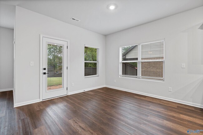 Foto del edificio - 162 Flintridge Dr