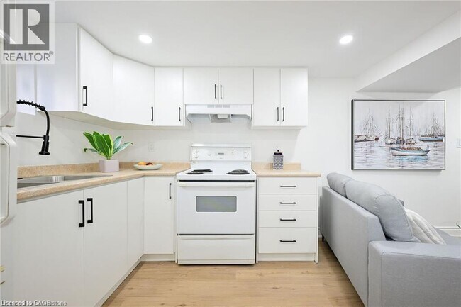 Photo du bâtiment - 213 E 28th St