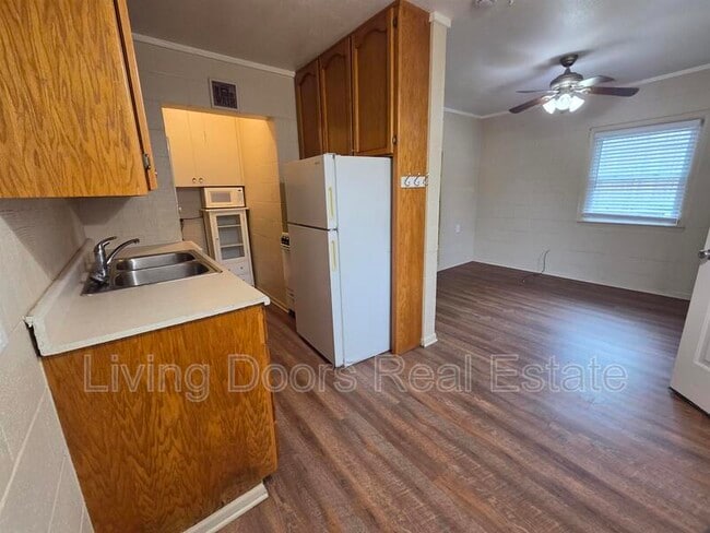Building Photo - 4119 S 46th St