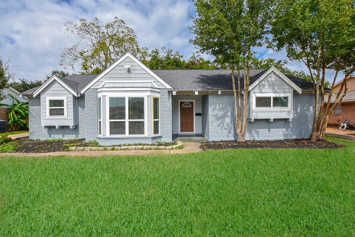 5602 Beechnut St, Houston, TX 77096 House Rental in Houston, TX