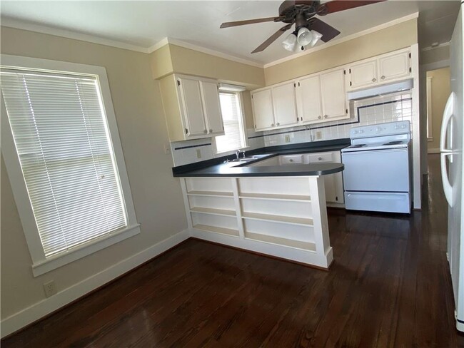 Building Photo - 414 E Bayview Blvd