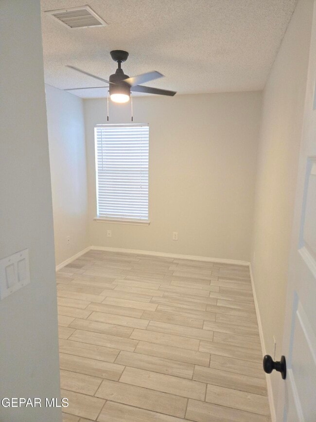 Foto del edificio - 3280 Mike Godwin Dr