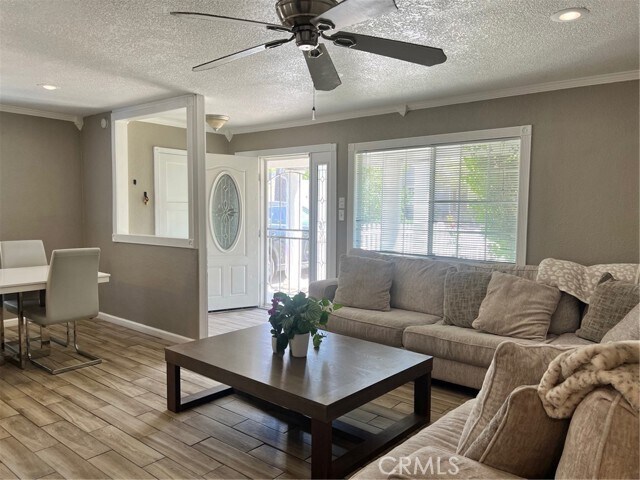 Foto del edificio - 22117 Del Valle St