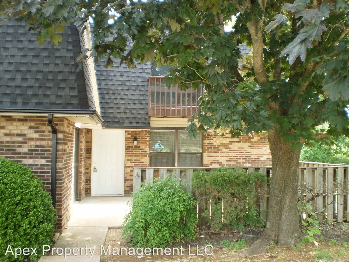 Primary Photo - 428 Cross Creek Rd