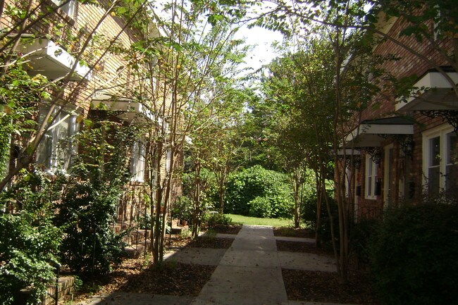 Foto del edificio - 1059-1061 Bexley St