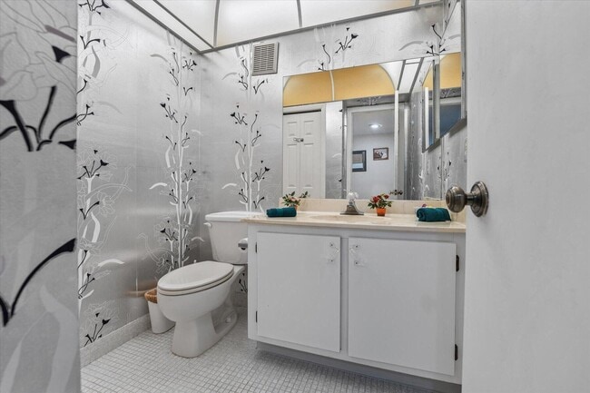 Foto del edificio - 16251 Golf Club Rd