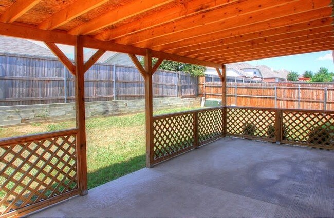Building Photo - 619 Manchester Dr