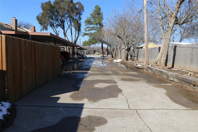 Building Photo - 517 Pecan Acres Ct