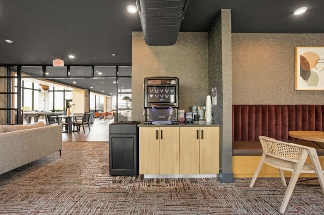 Building Photo - 421 N Pennsylvania St