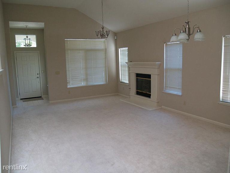 Building Photo - 4 br, 3 bath House - 370 Seaton Dr