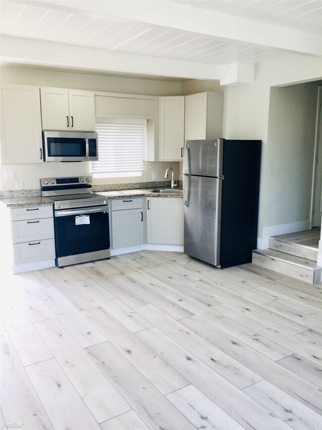 Foto del edificio - 2 br, 1 bath Duplex - 3318 Elliot Street U...