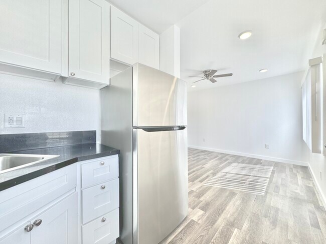 Foto del edificio - 8910 Avalon Blvd