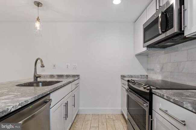 Building Photo - 3325 11th St NW