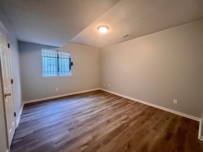 Foto del edificio - Newly Renovated Single Family Home | 4 BR/3BA | 1-Car Covered Parking | Gated backyard