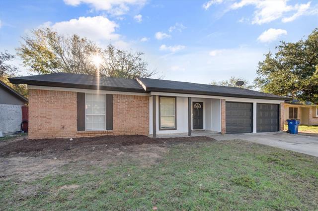 Foto principal - 909 Vaughn Dr